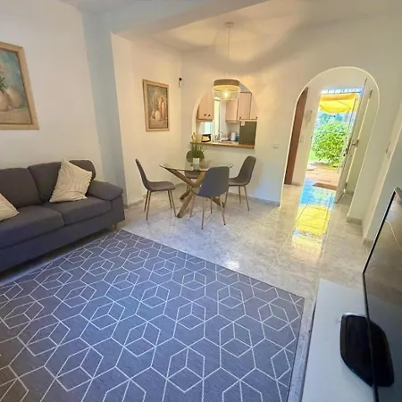 Patio De Burriana Edificio Tahiti * Nerja